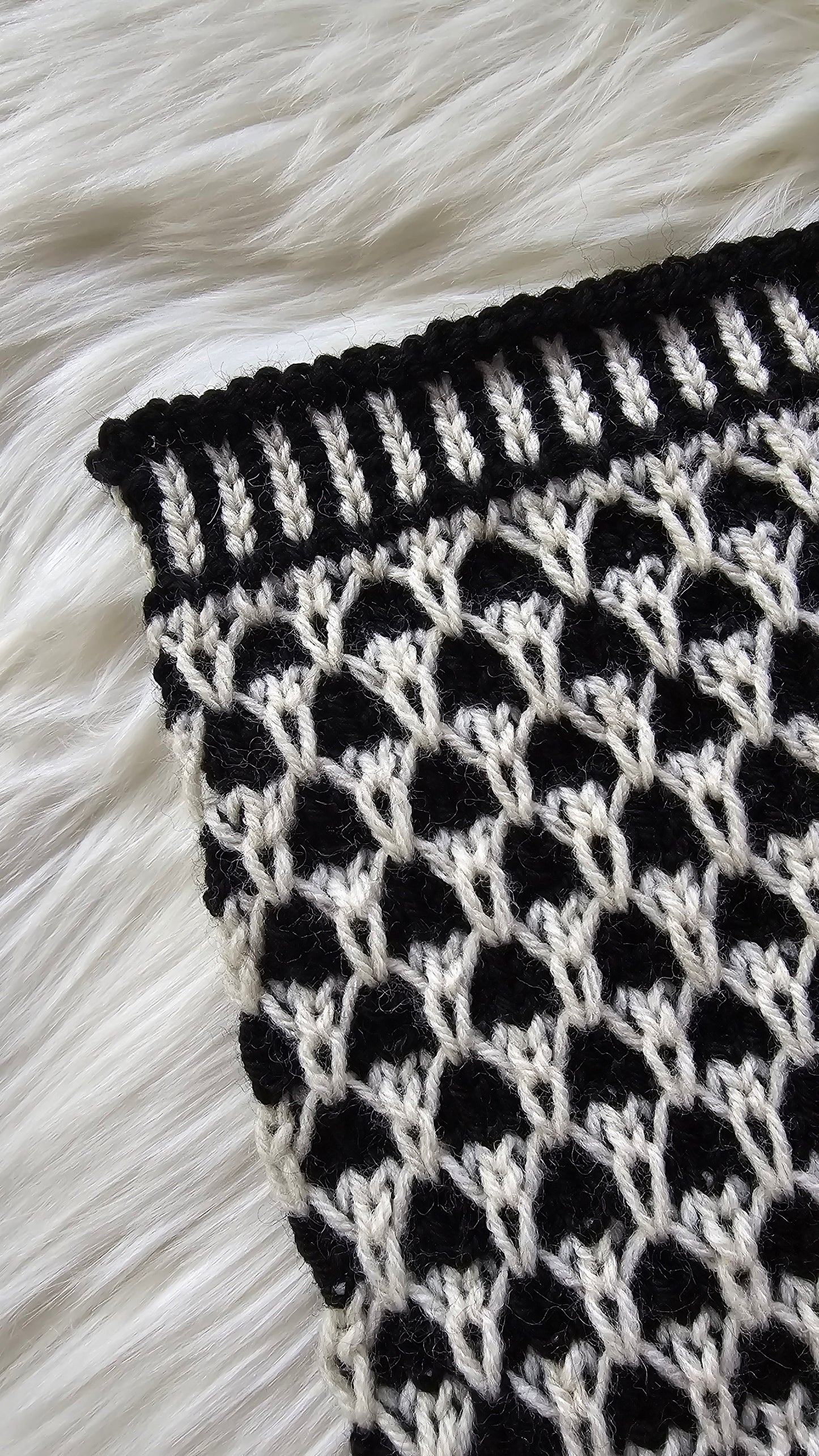 Slasher Cowl Knitting Pattern