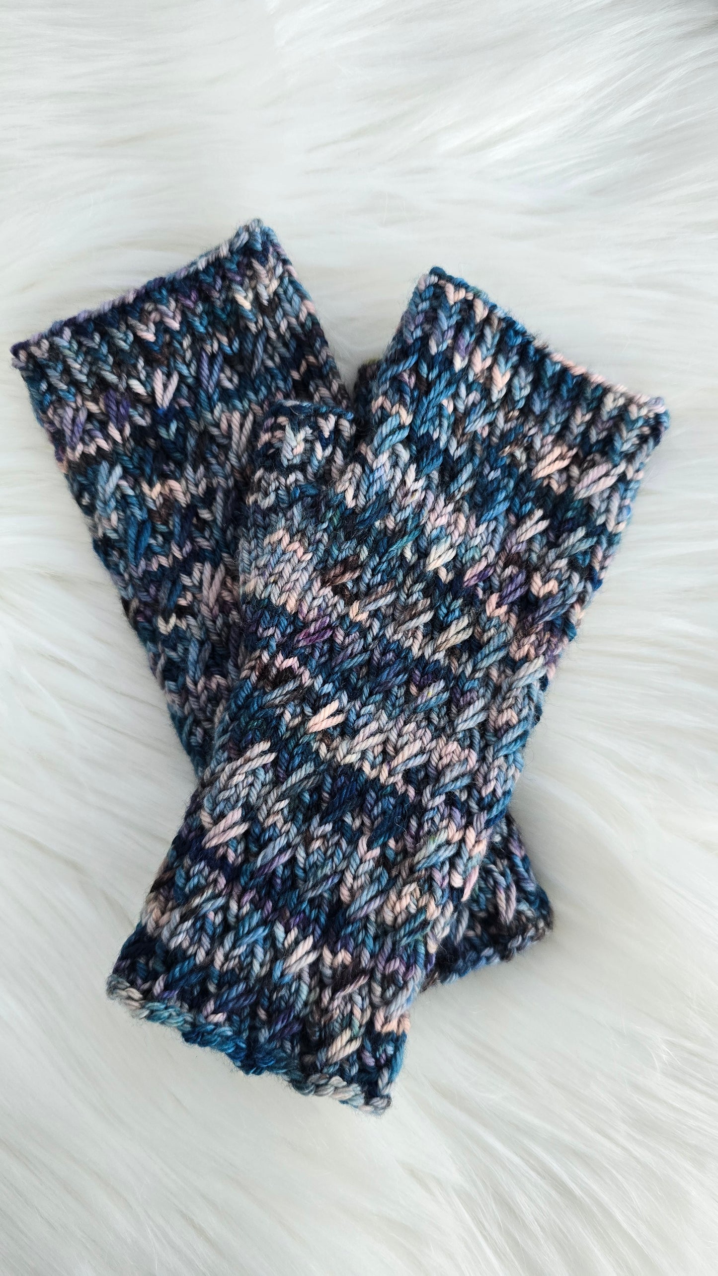 Ascendio Mitts Knitting Pattern