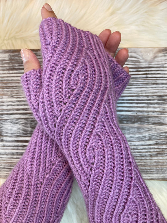 Incarcerous (Mitts) Knitting Pattern