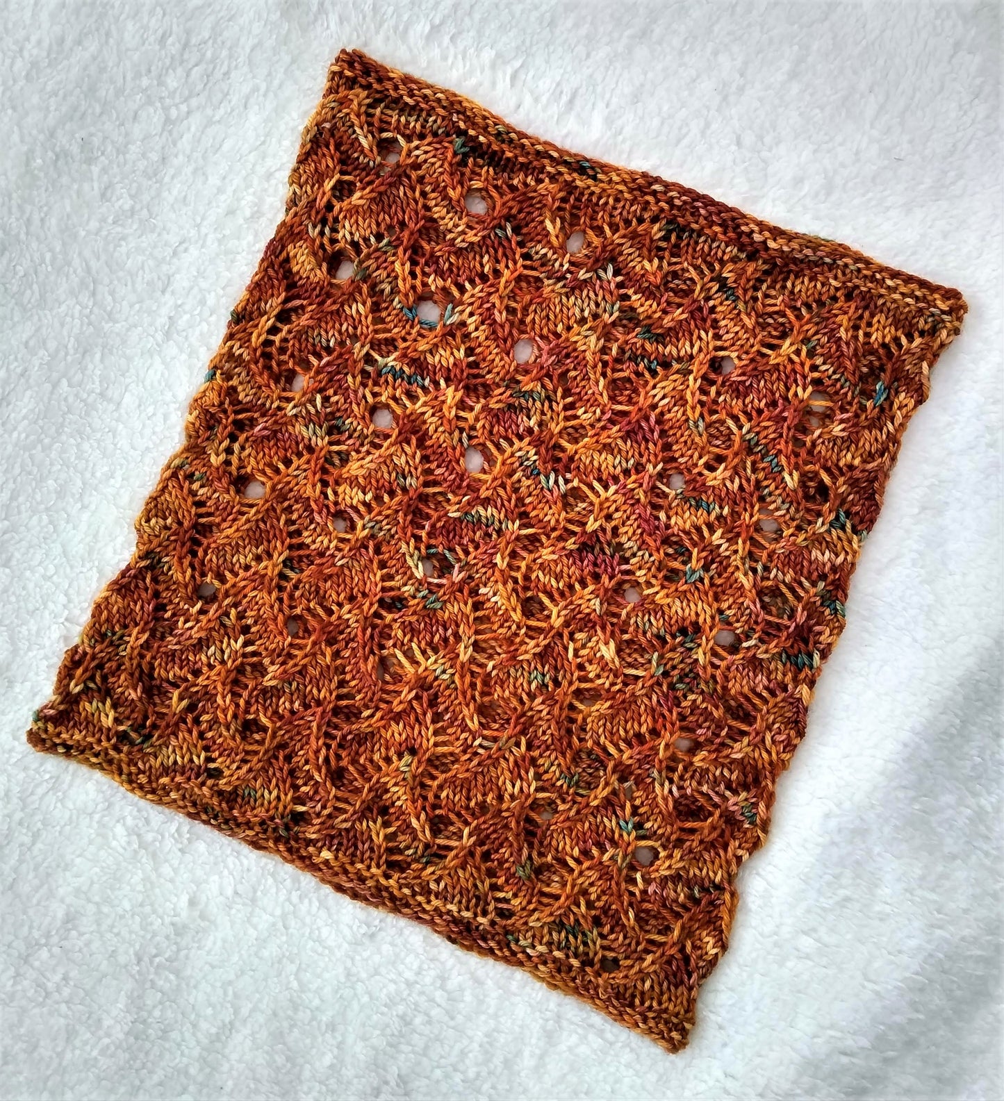 Incendio Cowl Knitting Pattern