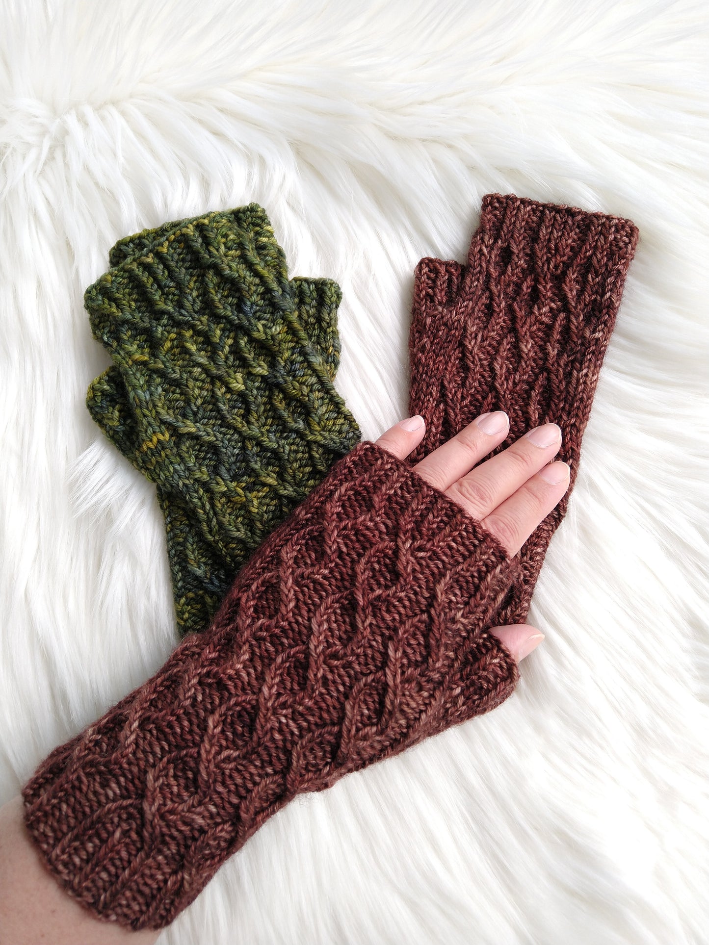 Serpensortia Mitts Knitting Pattern