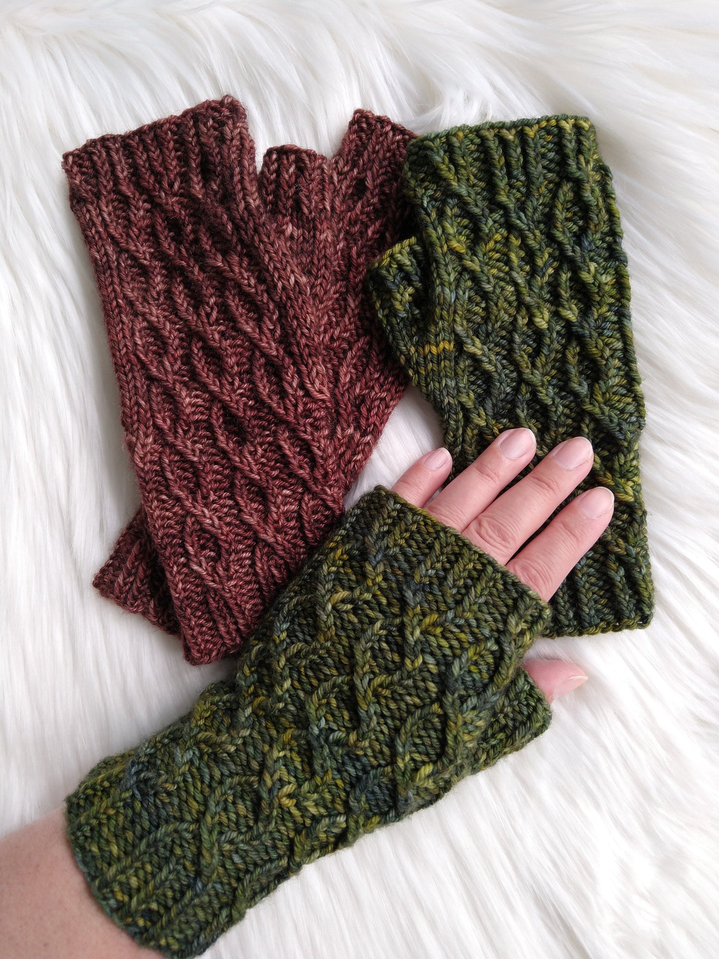 Serpensortia Mitts Knitting Pattern