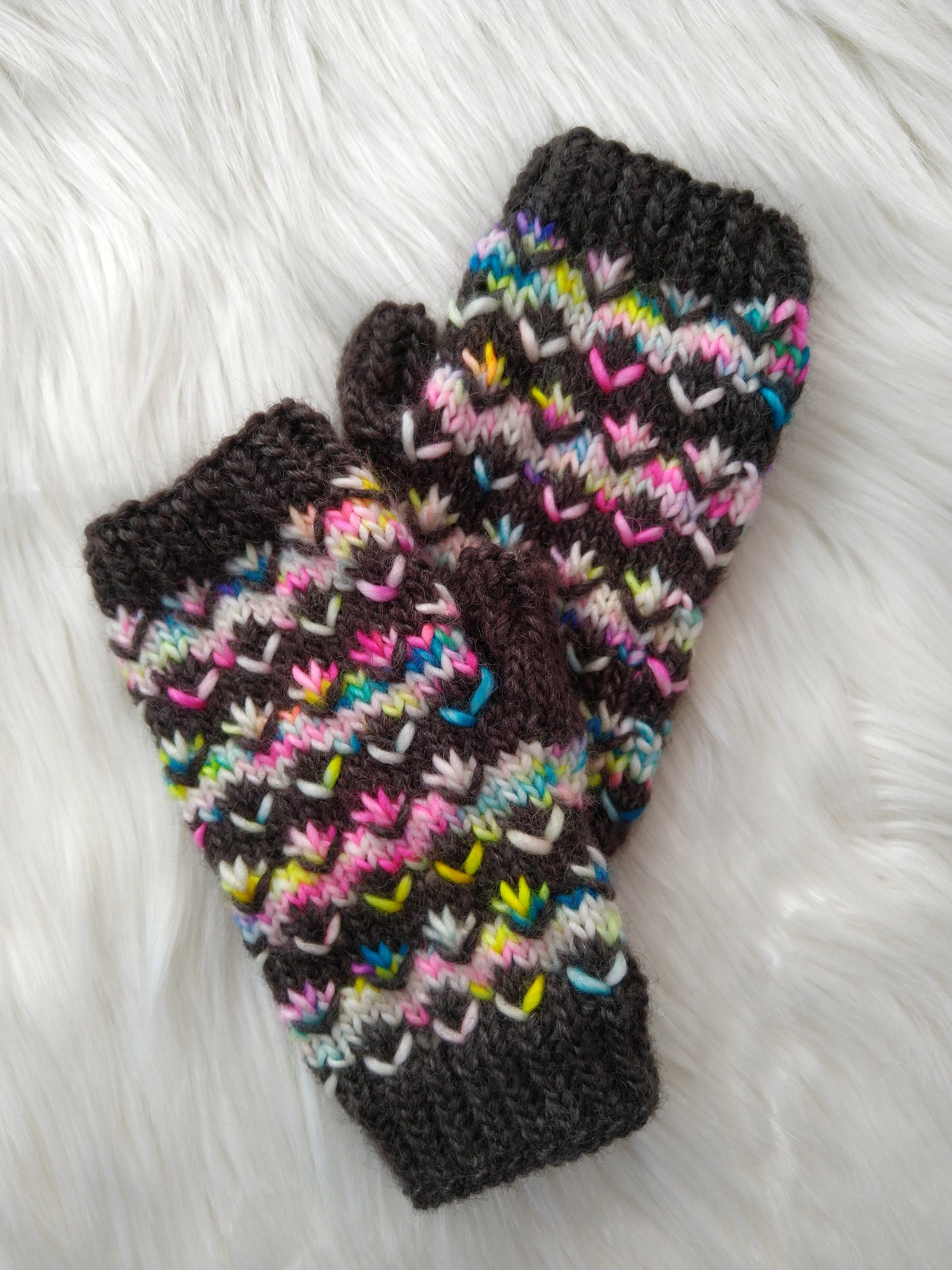 Pomona Mitts (worsted and light bulky) Knitting Pattern