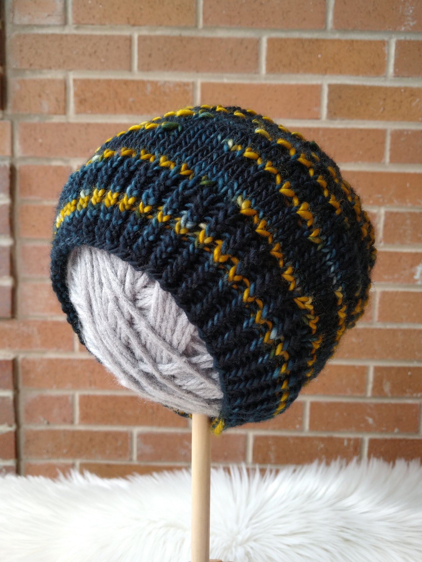 Splinched Beanie & Cowl Knitting Pattern