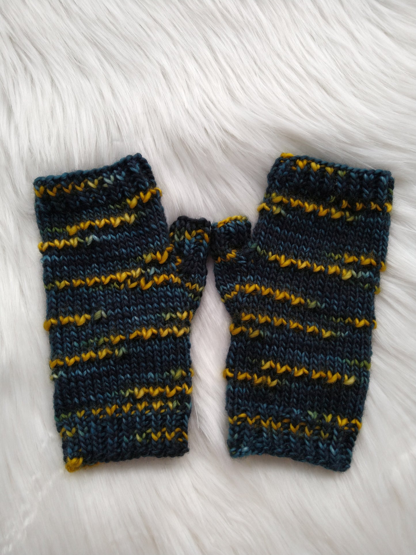 Splinched Mitts Knitting Pattern