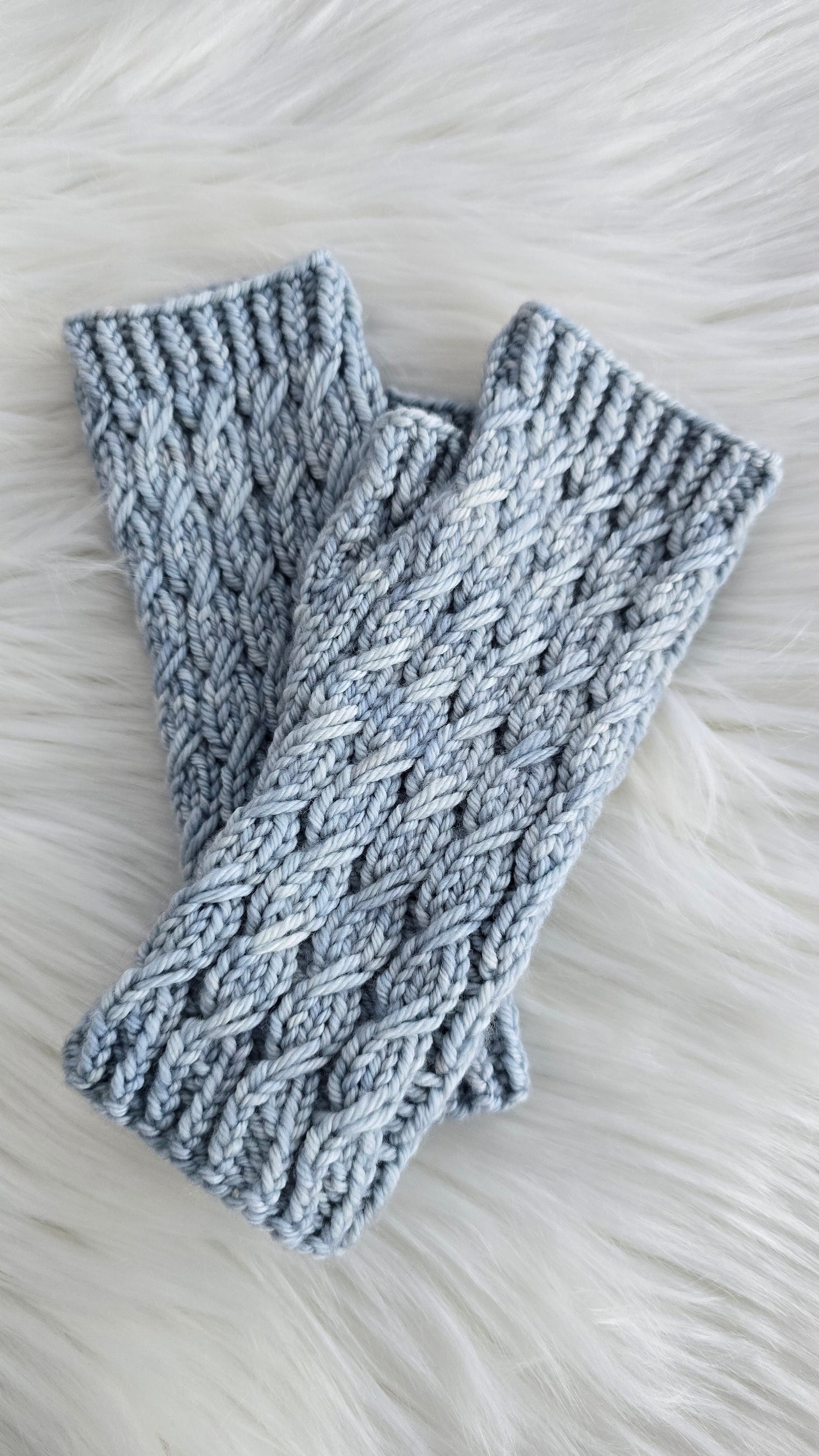 Ascendio Mitts Knitting Pattern
