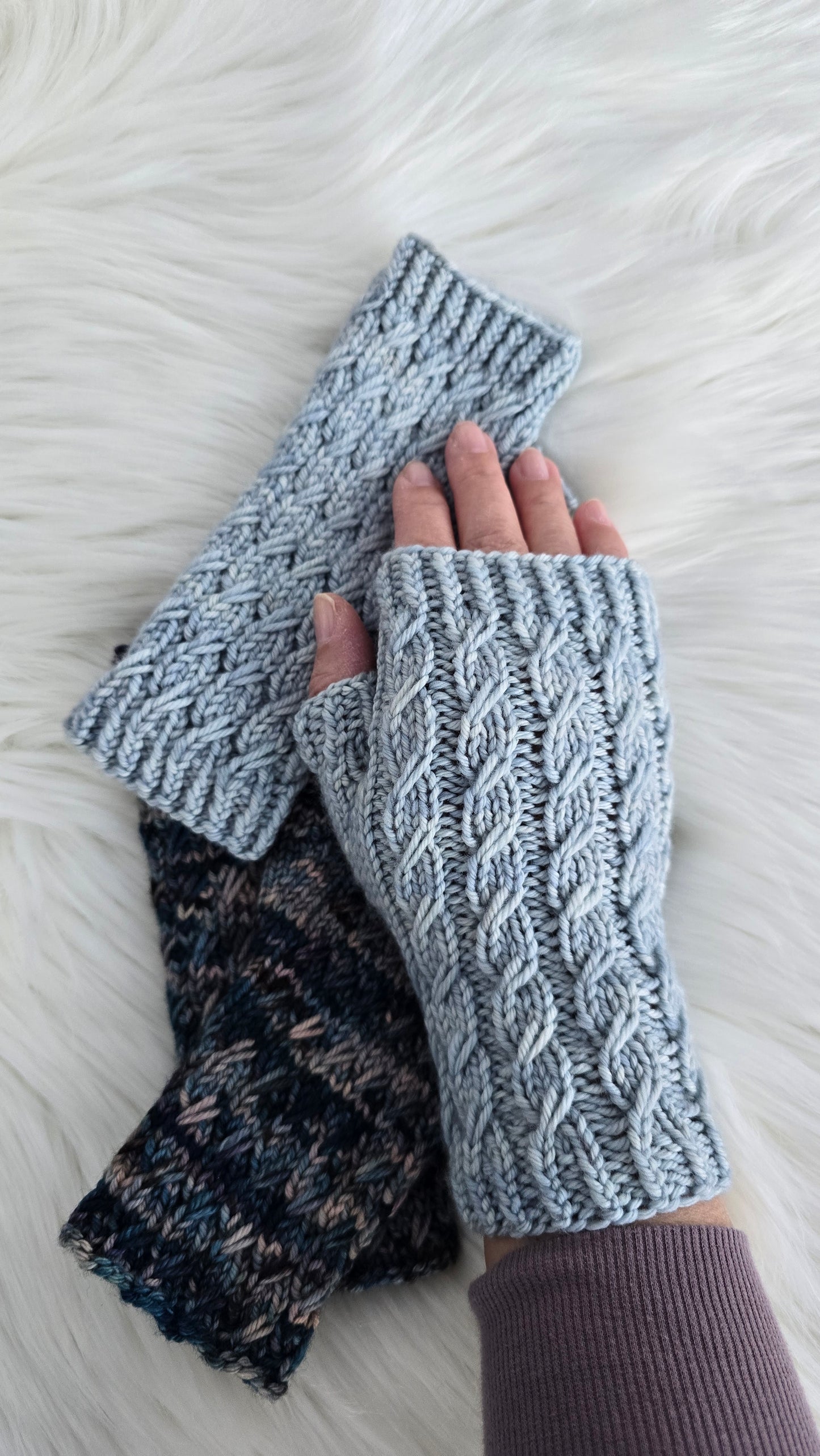 Ascendio Mitts Knitting Pattern