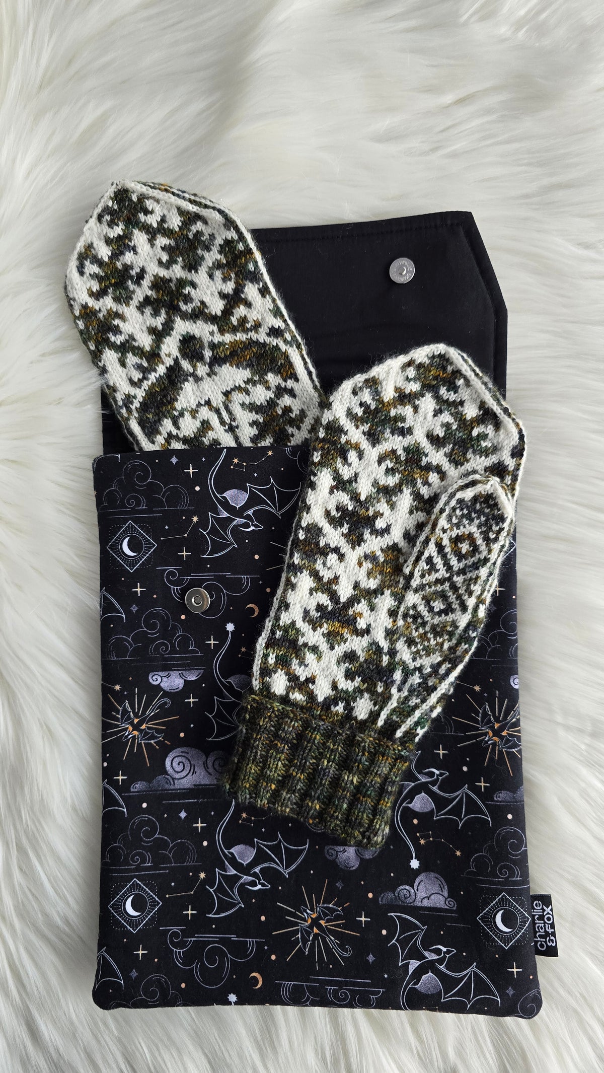 Death Wing Mittens Knitting Pattern