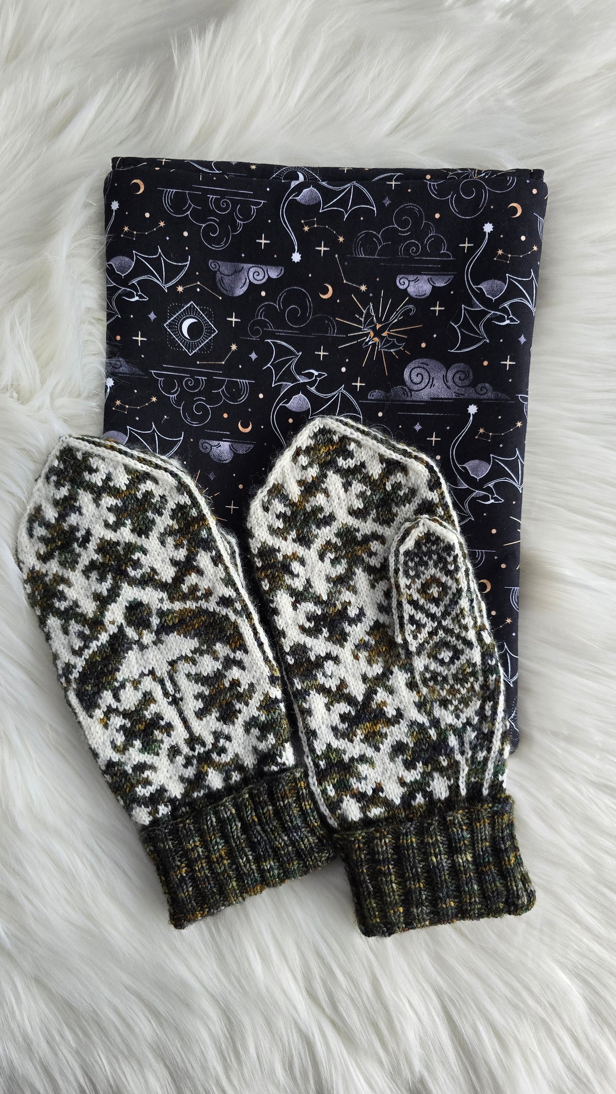 Death Wing Mittens Knitting Pattern