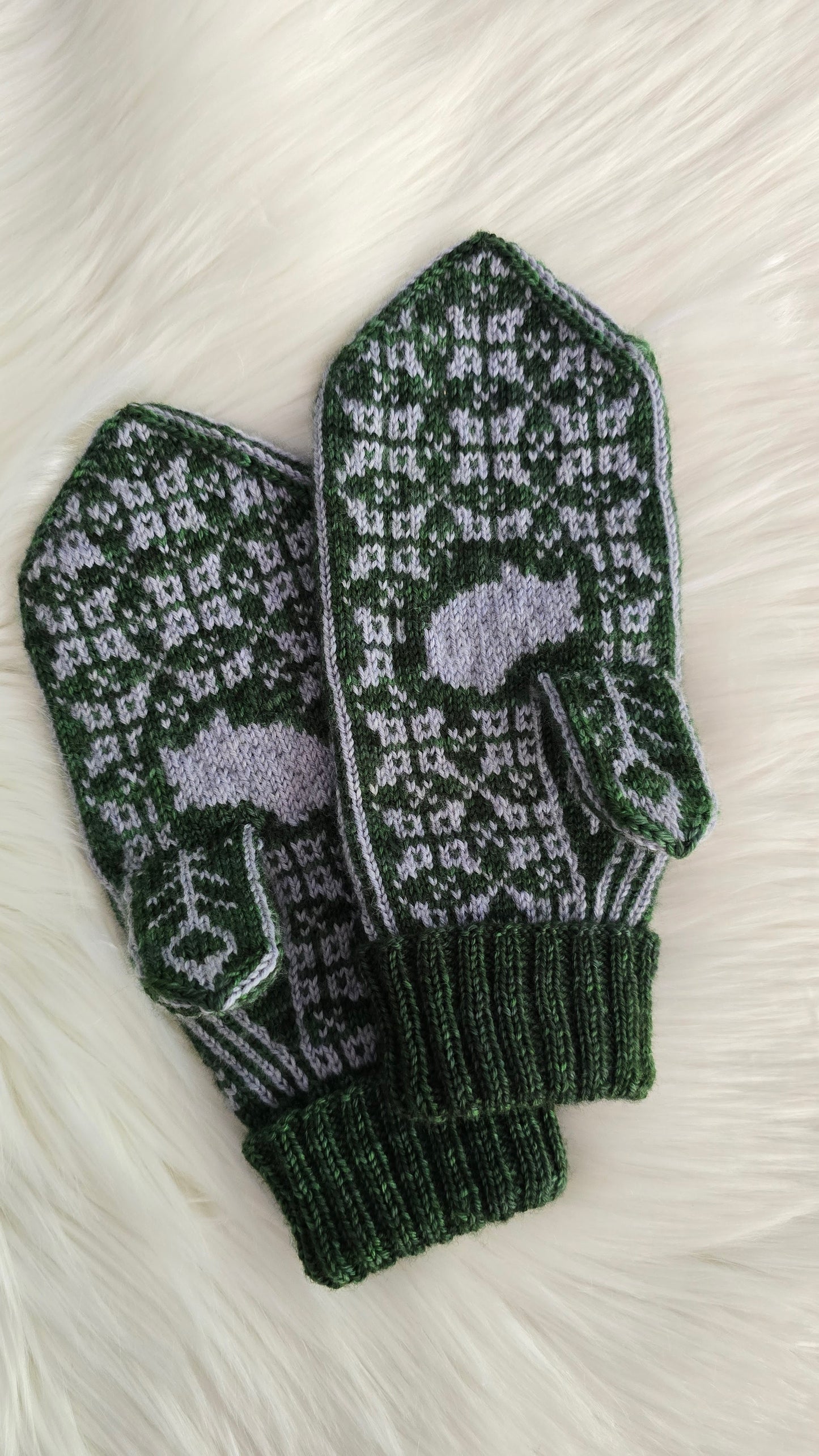 Pursuit of Jade Mittens Knitting Pattern