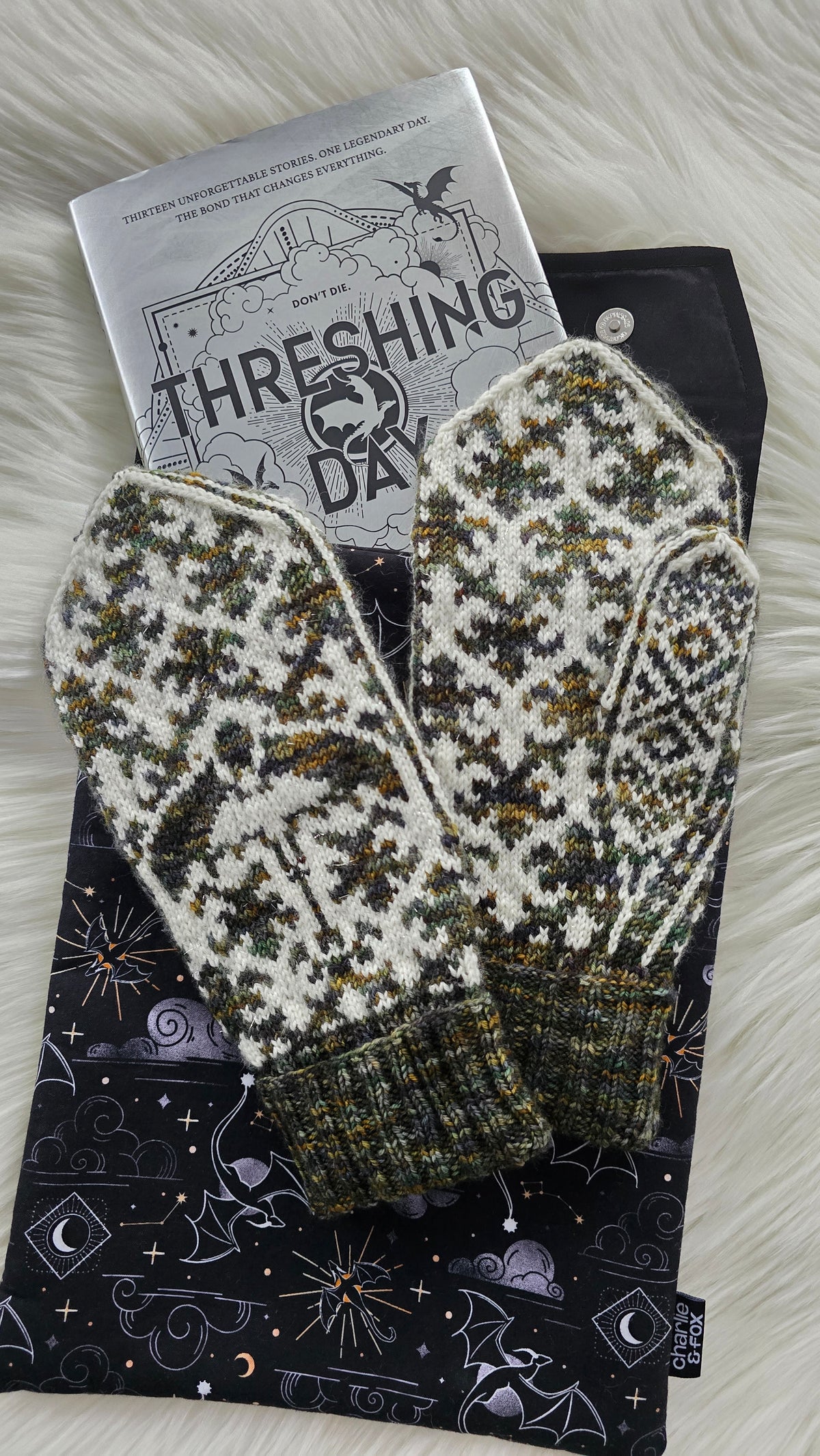 Death Wing Mittens Knitting Pattern