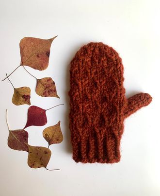 Rosewood Mitts (SUPER BULKY only) Knitting Pattern