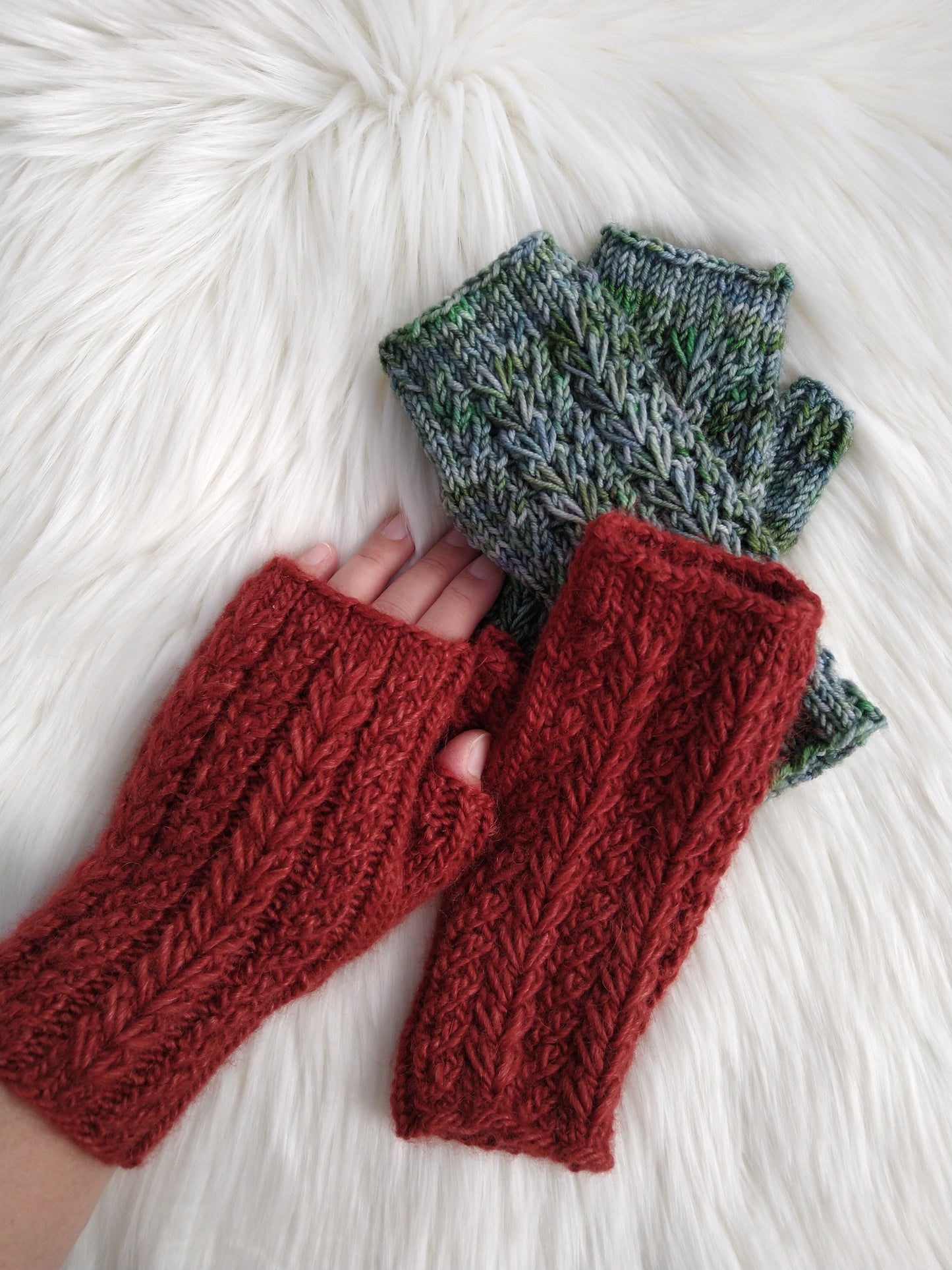 Amortentia Mitts Knitting Pattern