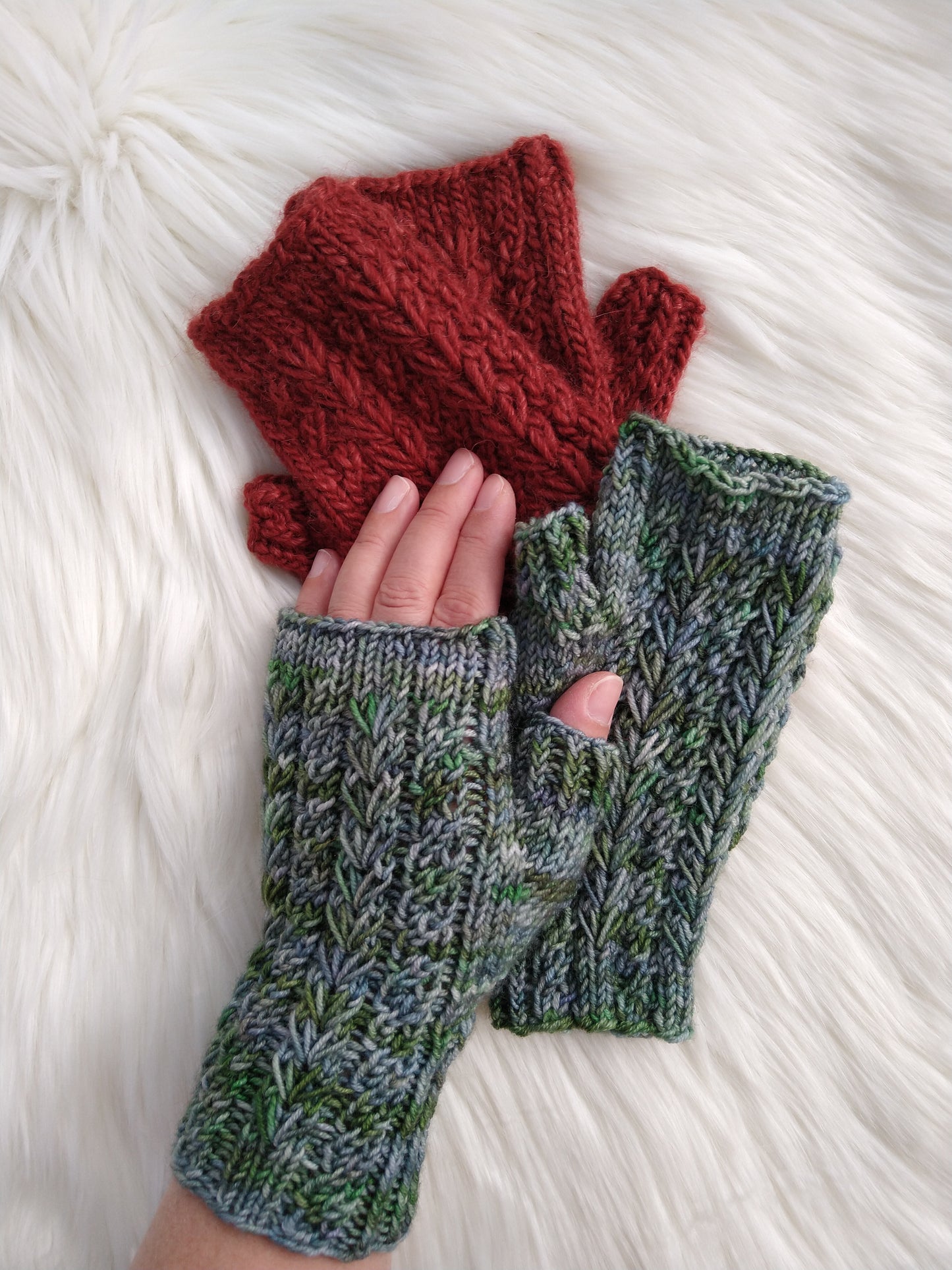 Amortentia Mitts Knitting Pattern