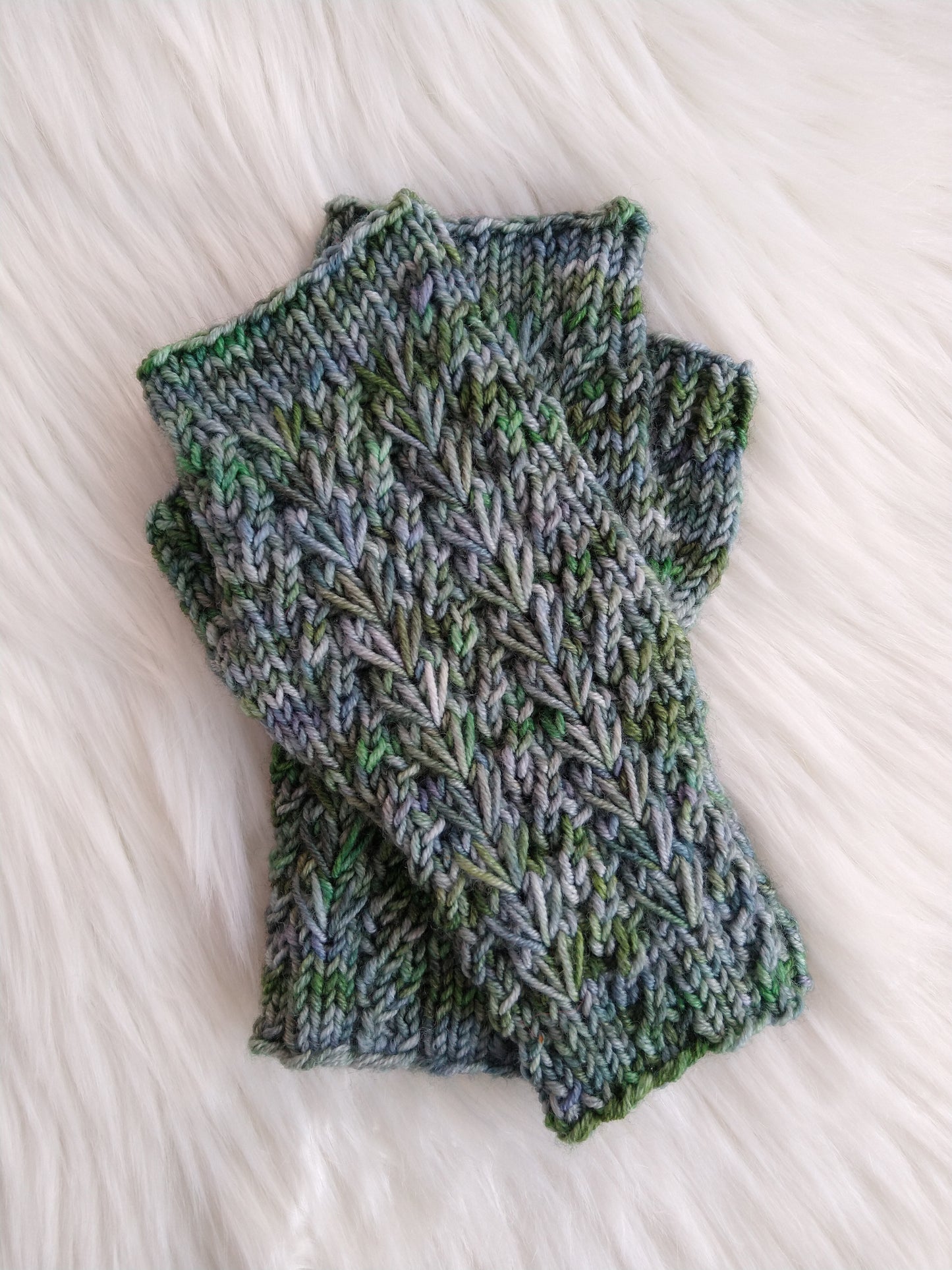 Amortentia Mitts Knitting Pattern