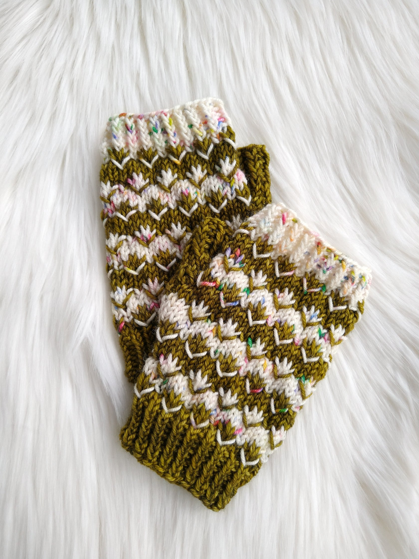 Pomona Mitts (worsted and light bulky) Knitting Pattern – Wanded Knit ...