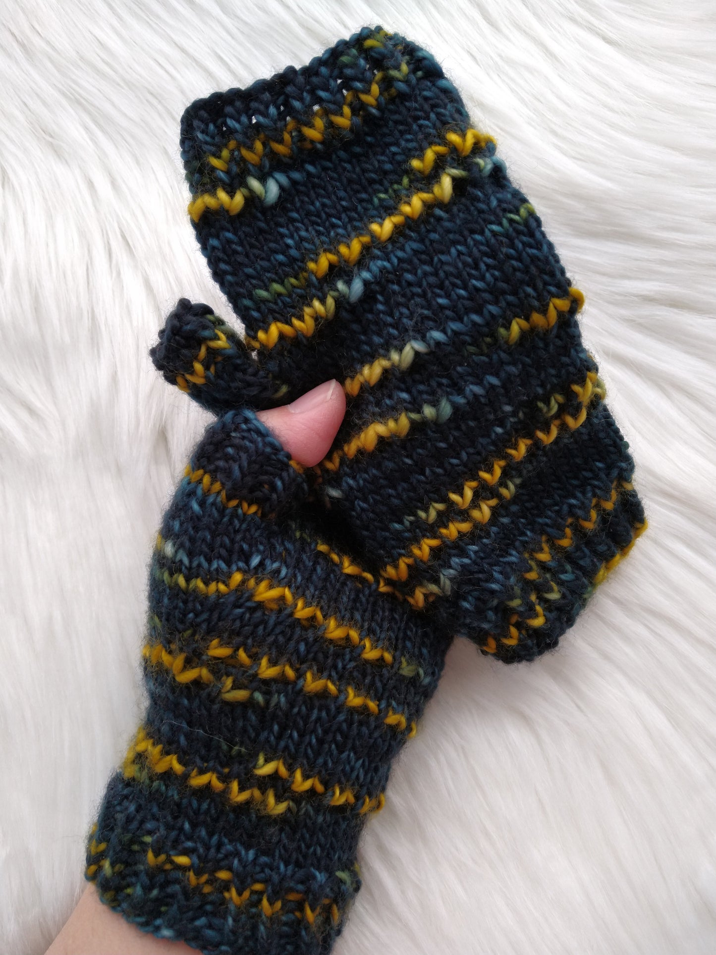 Splinched Mitts Knitting Pattern