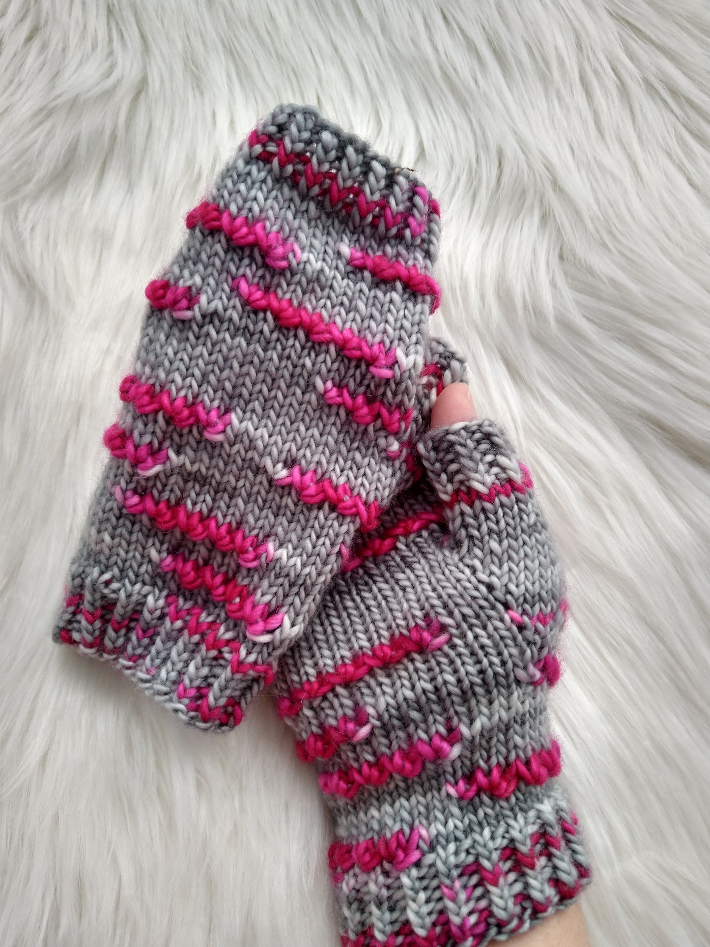 Puffapod Mitts Knitting Pattern