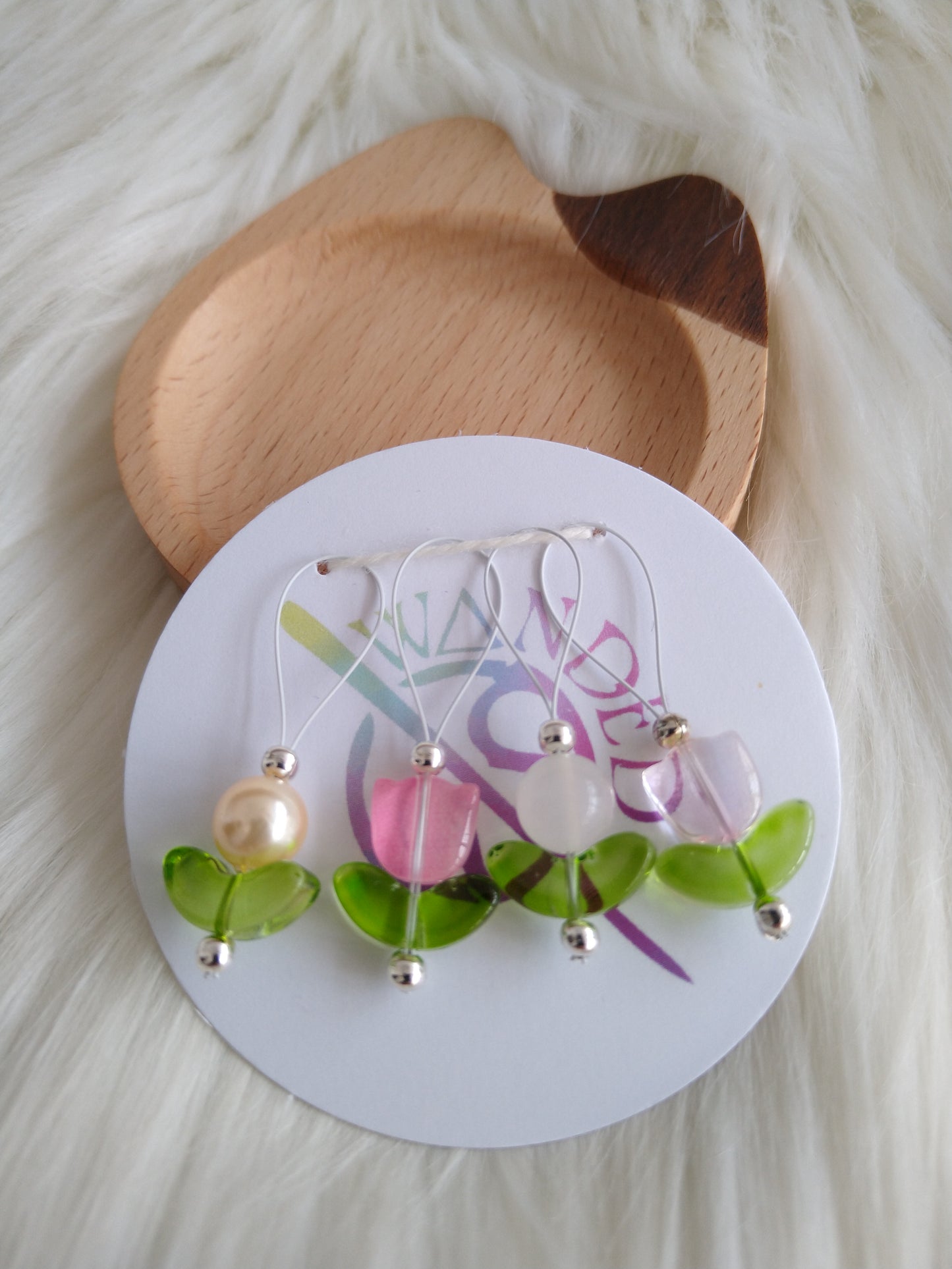 Stitch Markers - Tulips & round flowers, set of 4 (white wire)